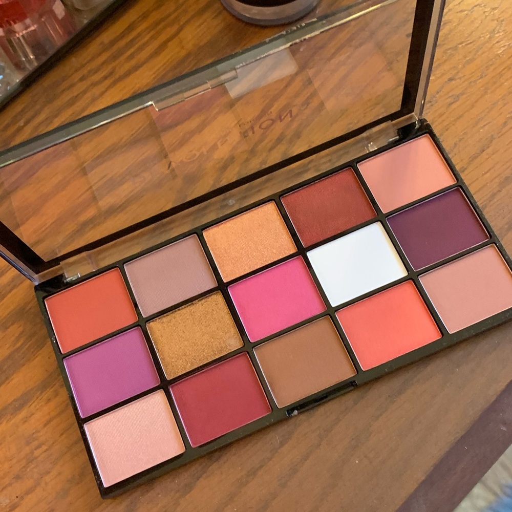 Revolution eye shadow pallette